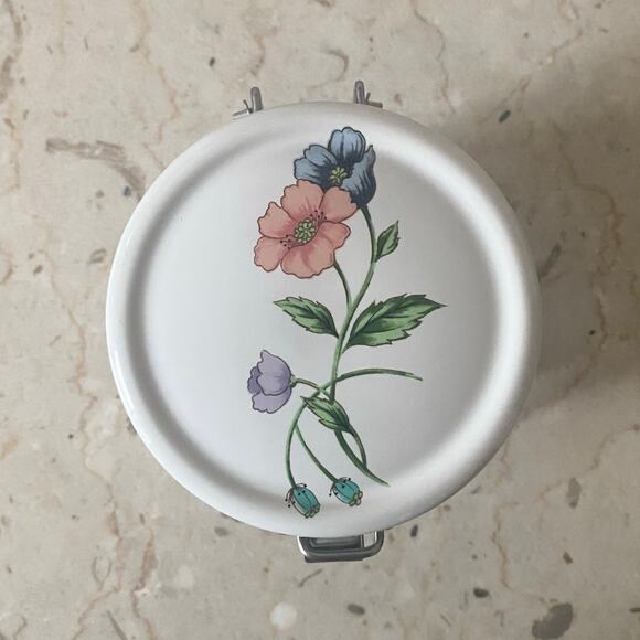 House Of Prill Lidded Canister Porcelain Poppy Flowers Stainless Latch Cottage - Picture 5 of 6